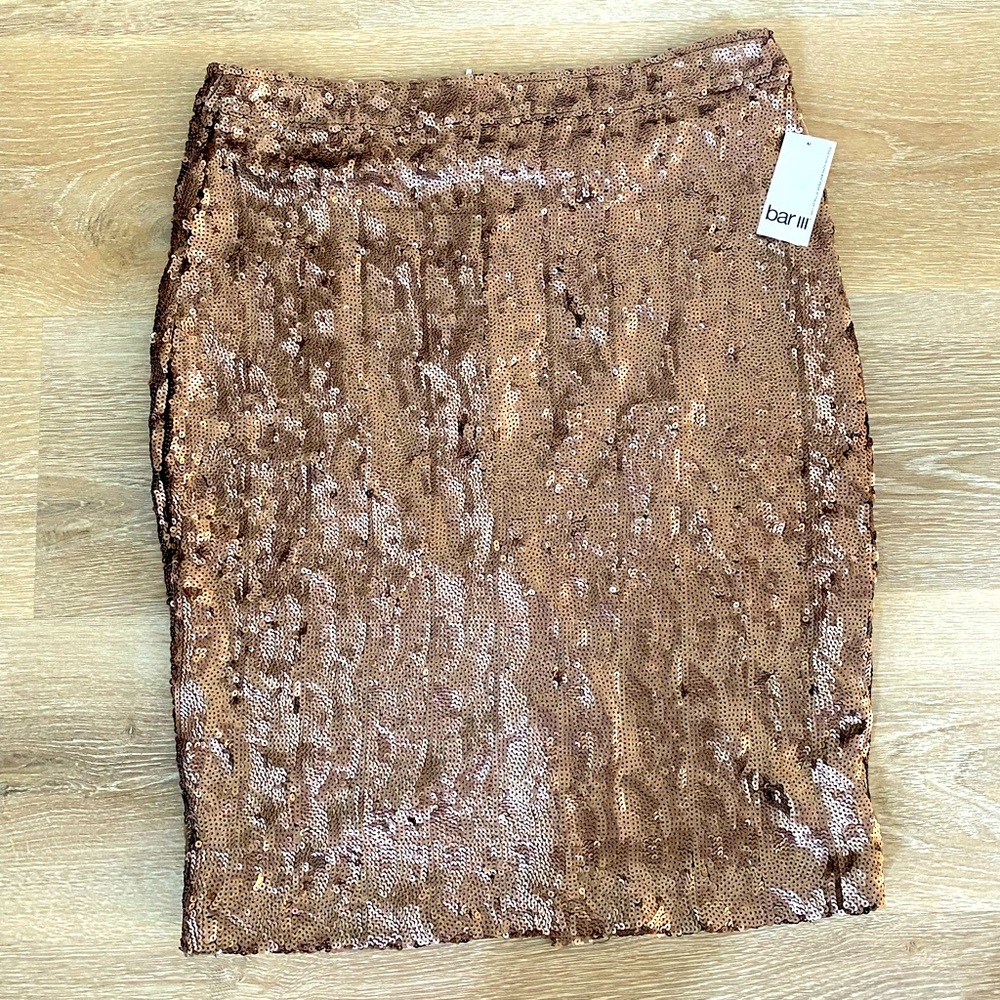 SPARKLE BABY! ✨🧨🎇 NWT sequin skirt!